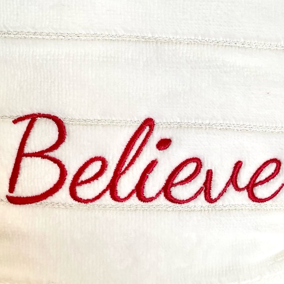 NWT Set of 2 BELIEVE Metallic Hand Towels - Picture 10 of 10